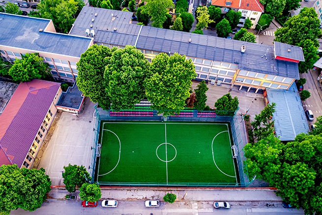 Футболни легенди се включват в спортно-музикален празник в СУ Иван Вазов